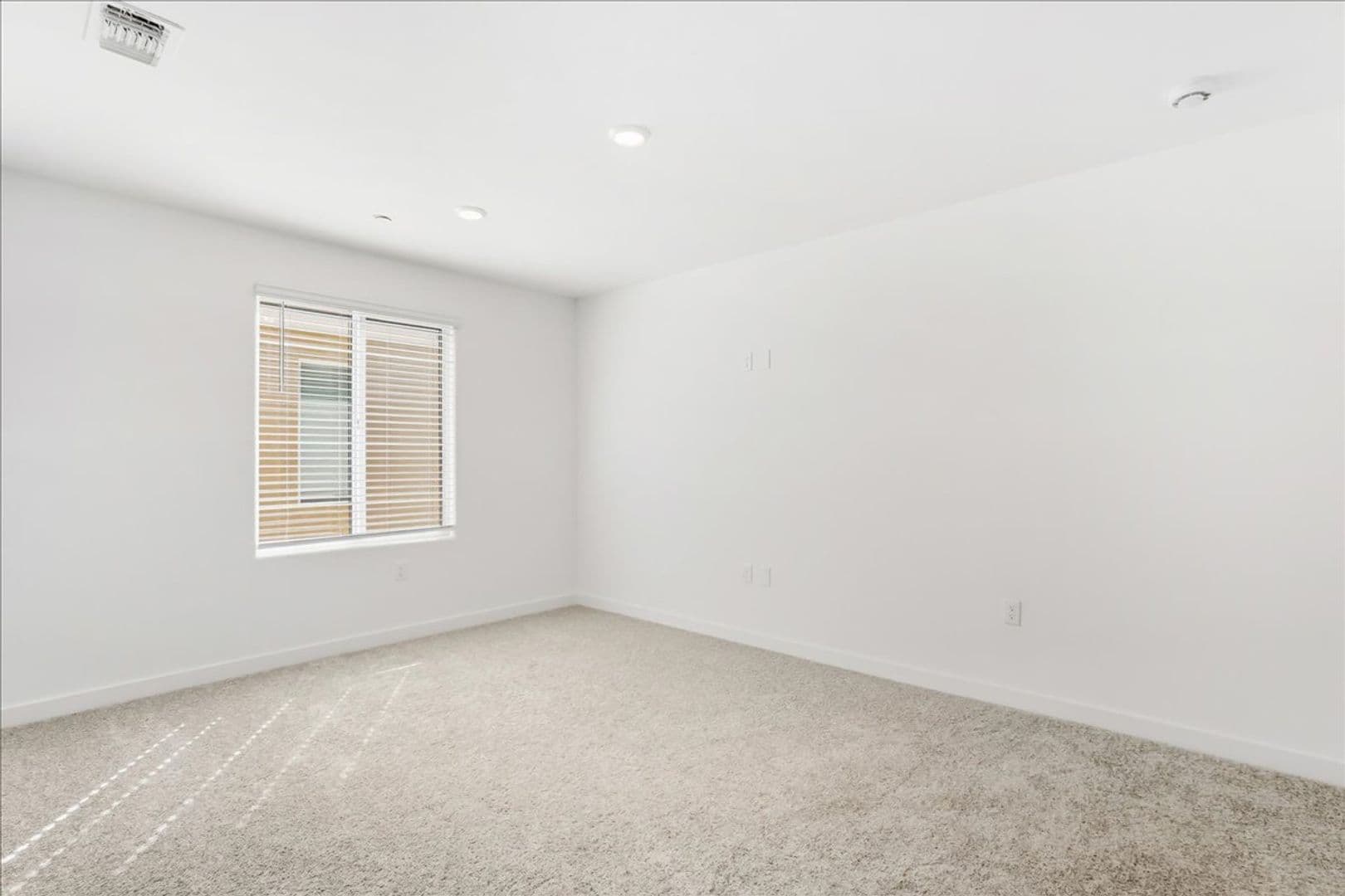 Plumas Lake House: 1052 Lost Creek Ranch Dr