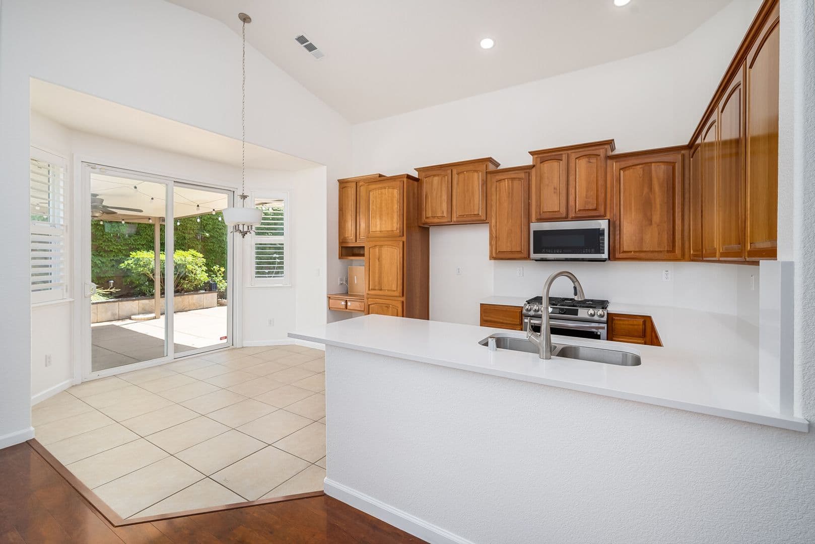 Folsom House: 2066 Horseshoe Glen Cir