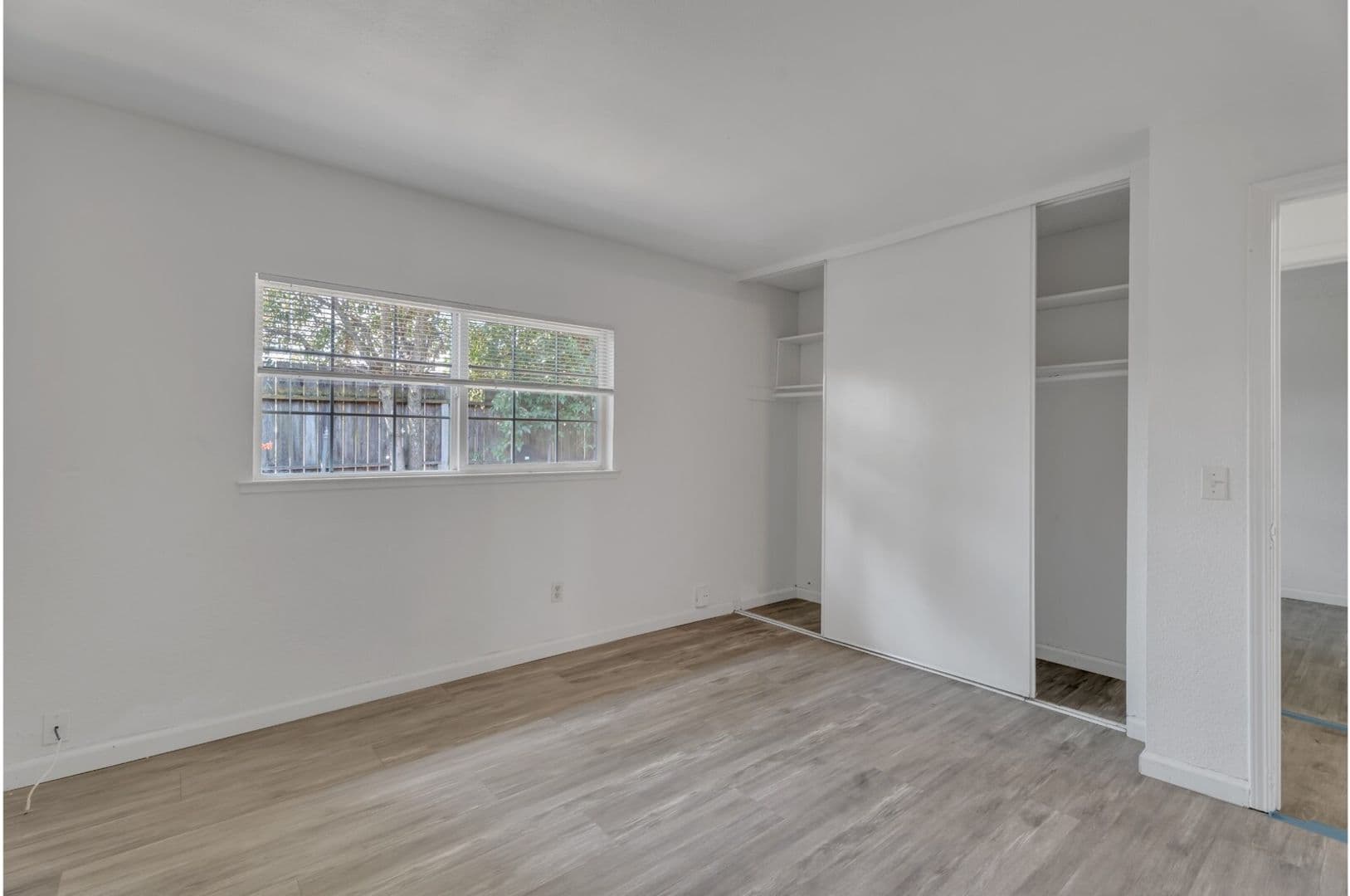 North Highlands Apartment: 3936 - 3944 Renick Way