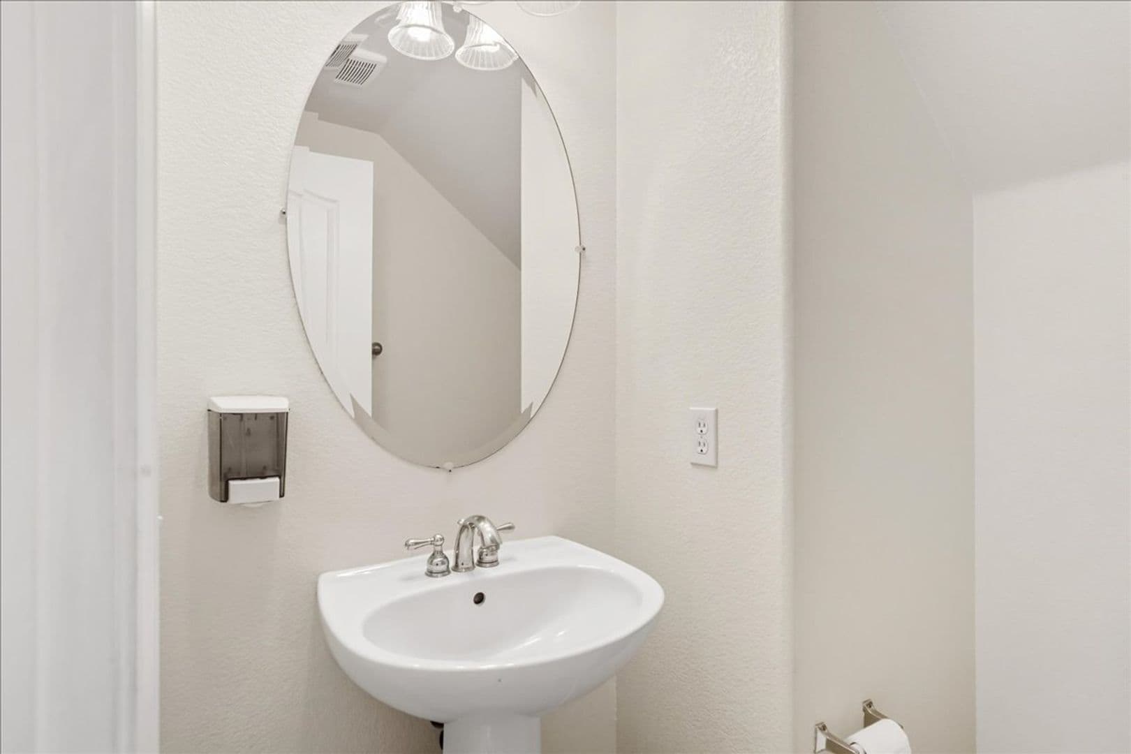 Elk Grove House: 9074 Piazza Ct
