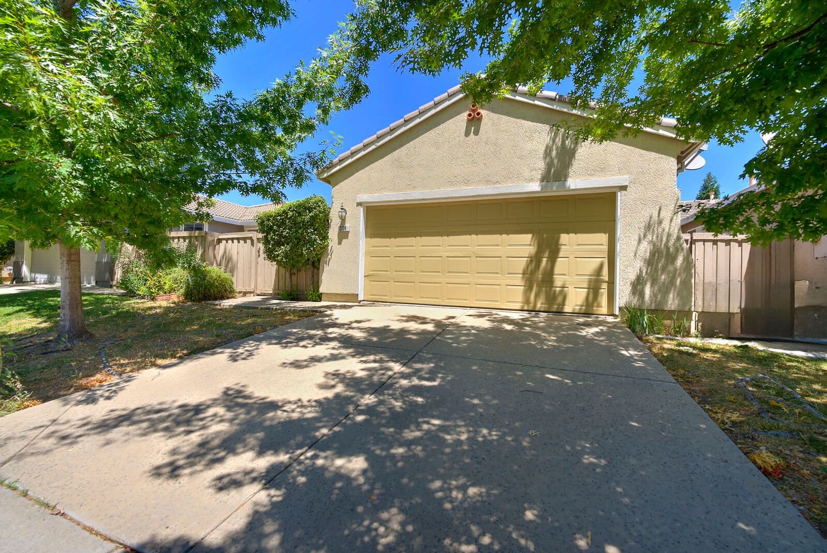 Sacramento House: 2736 San Juan Rd