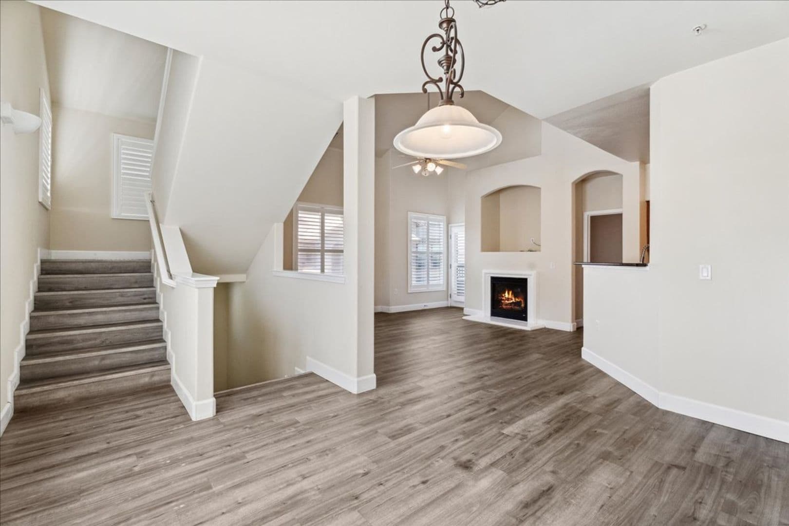 Sacramento House: 5350 Dunlay Dr #713