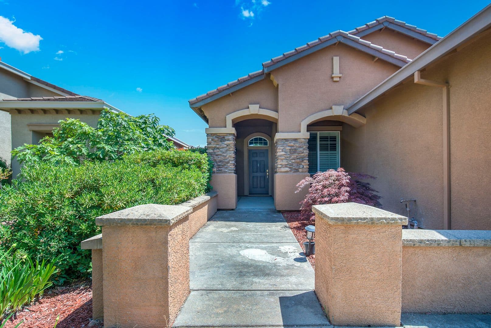 Folsom House: 2066 Horseshoe Glen Cir