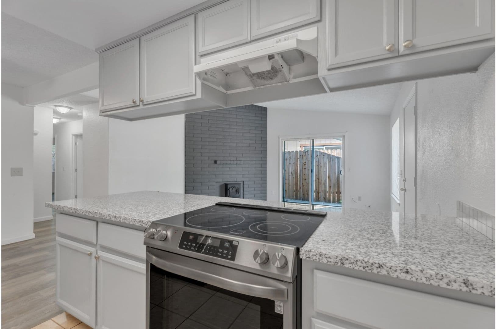 North Highlands Apartment: 3936 - 3944 Renick Way