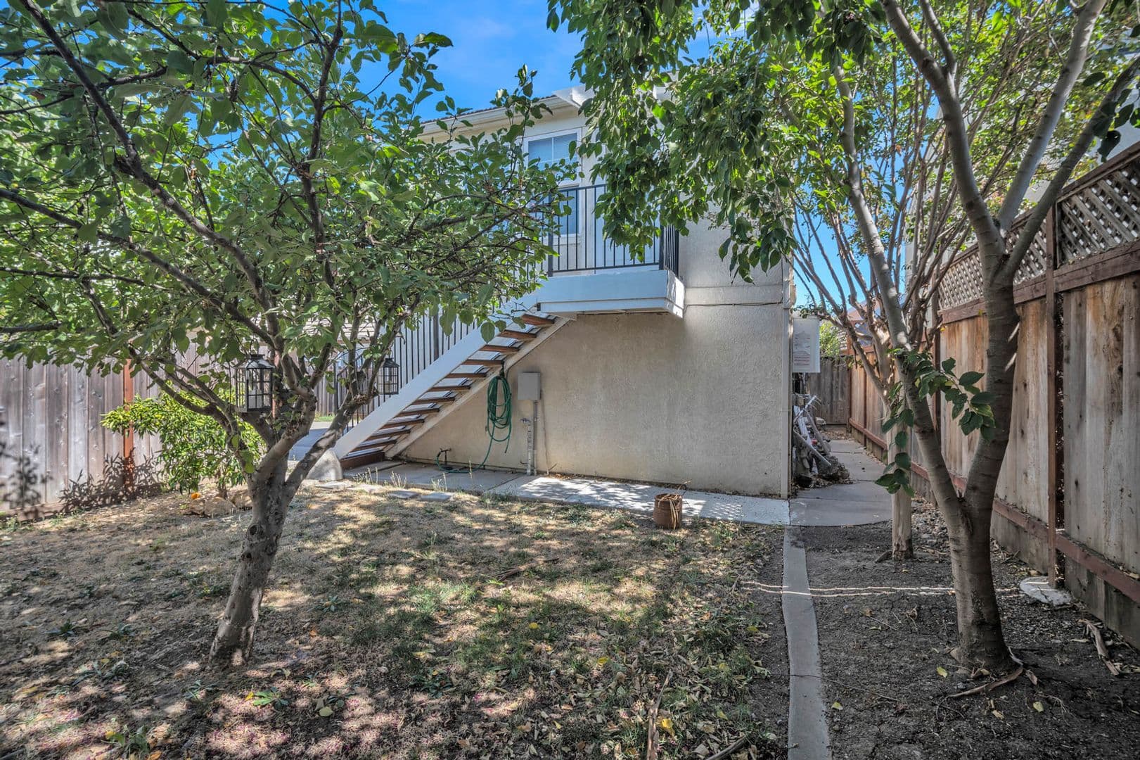 Fairfield Multiplex: 5252 Trophy Dr