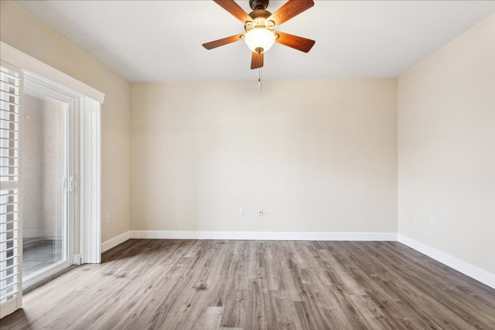 Sacramento House: 5350 Dunlay Dr #713