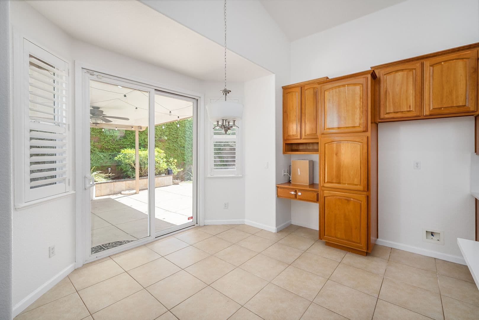 Folsom House: 2066 Horseshoe Glen Cir
