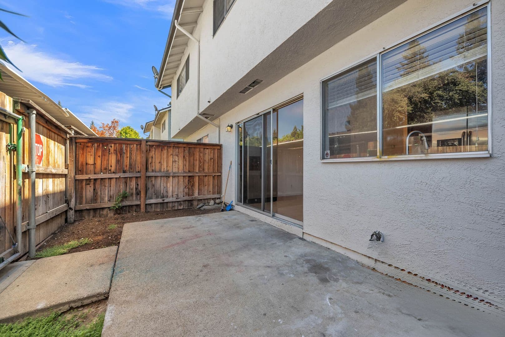 Carmichael House: 3926 Oak Villa Cir