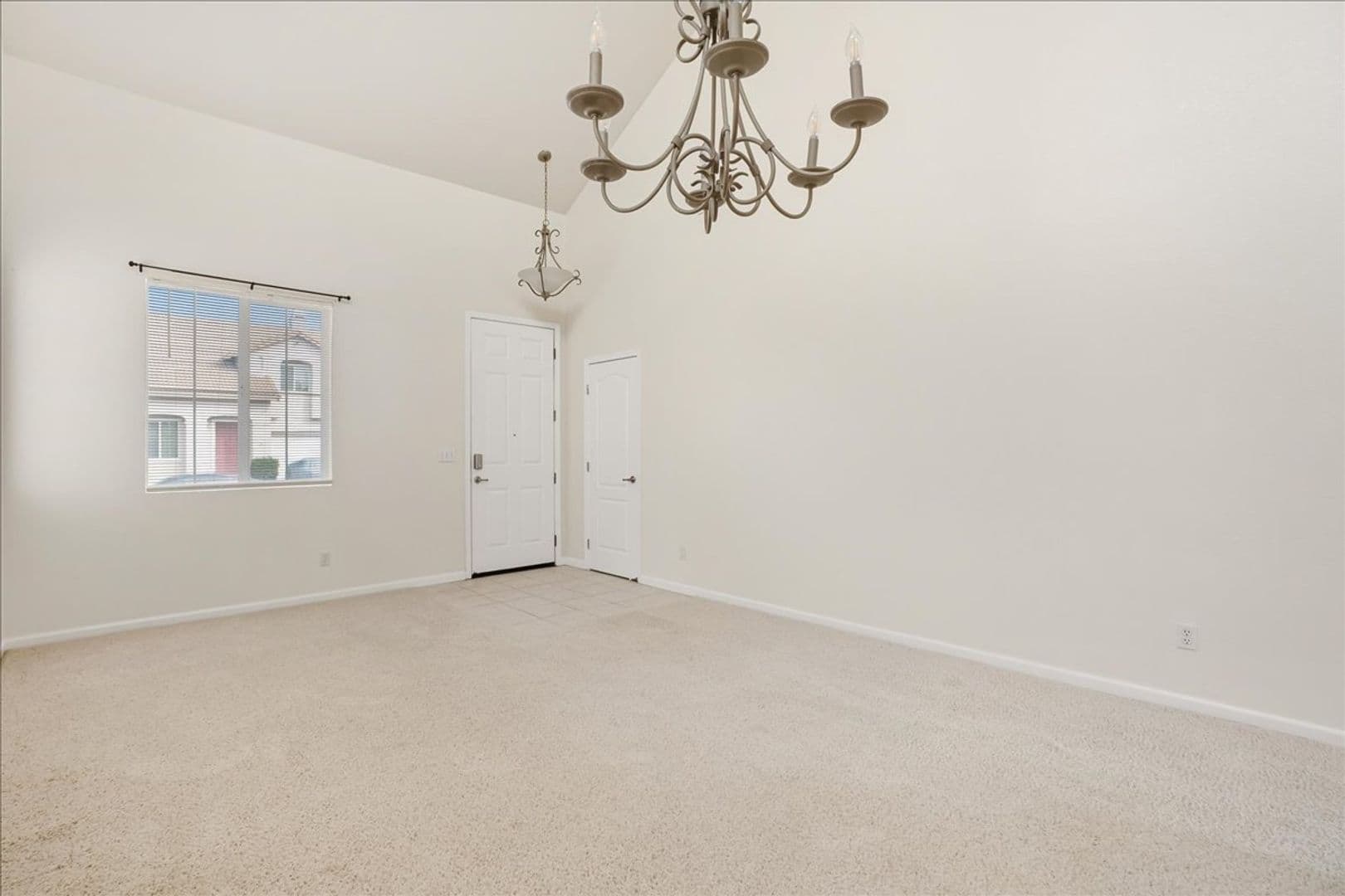 Elk Grove House: 9074 Piazza Ct