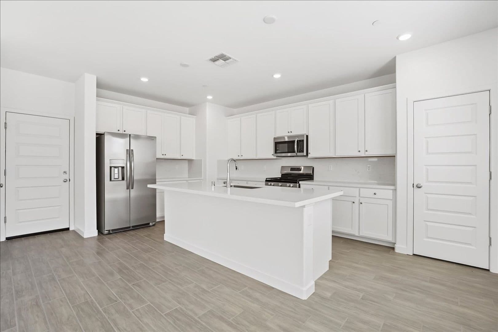 Plumas Lake House: 1052 Lost Creek Ranch Dr