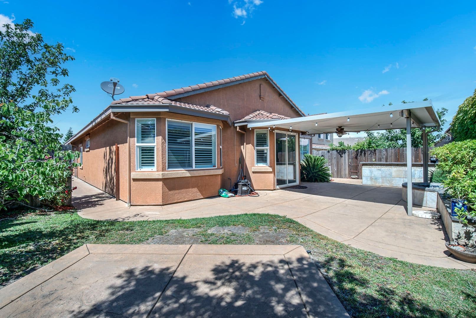 Folsom House: 2066 Horseshoe Glen Cir