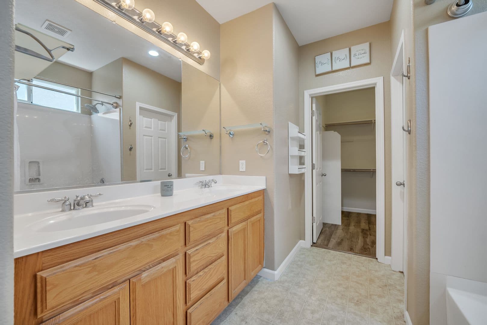 Sacramento House: 2736 San Juan Rd