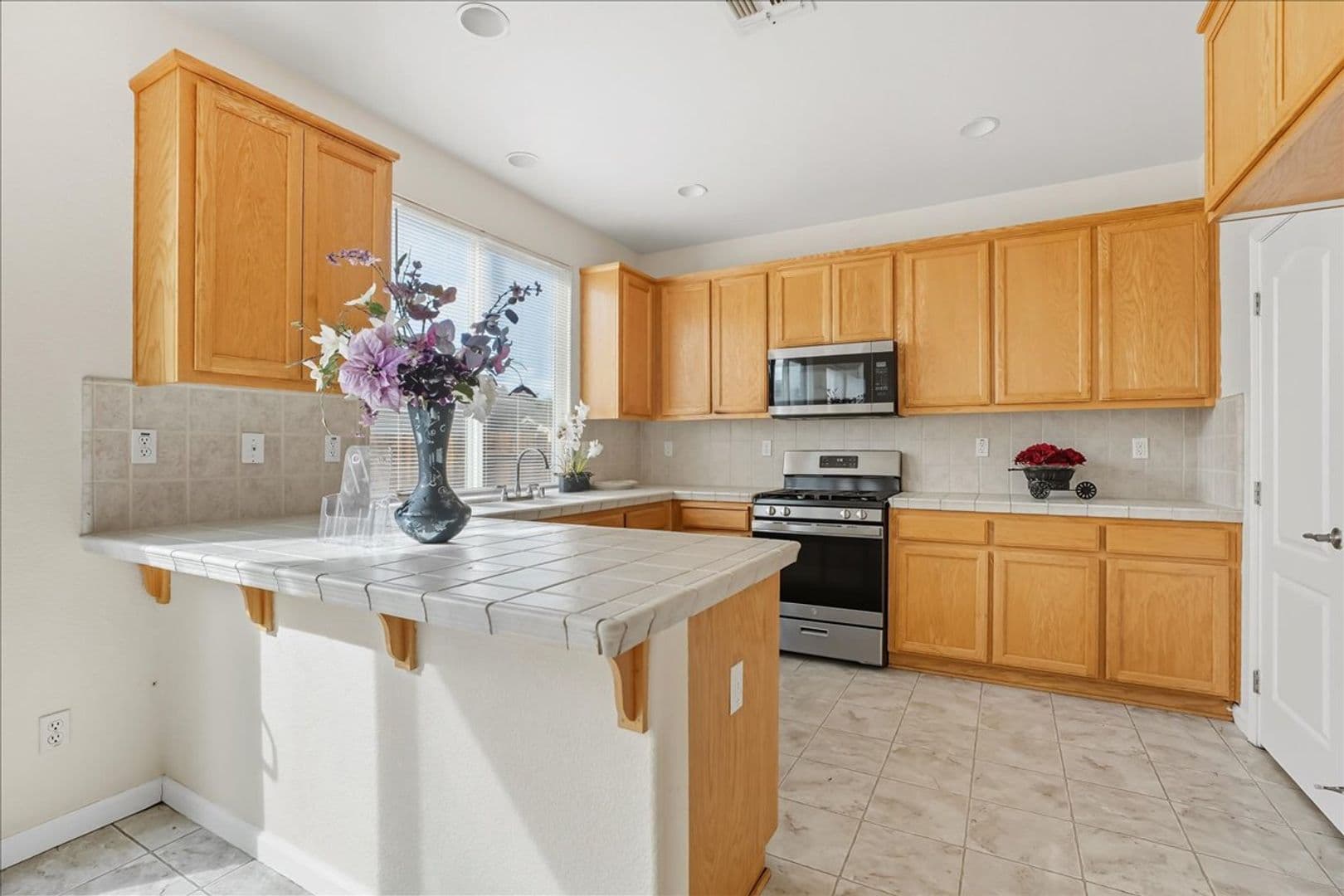 Elk Grove House: 9074 Piazza Ct