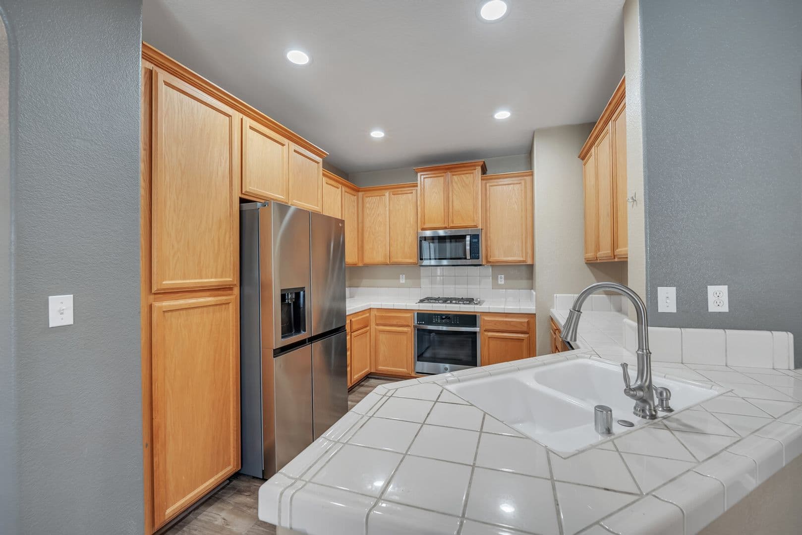 Sacramento House: 2736 San Juan Rd