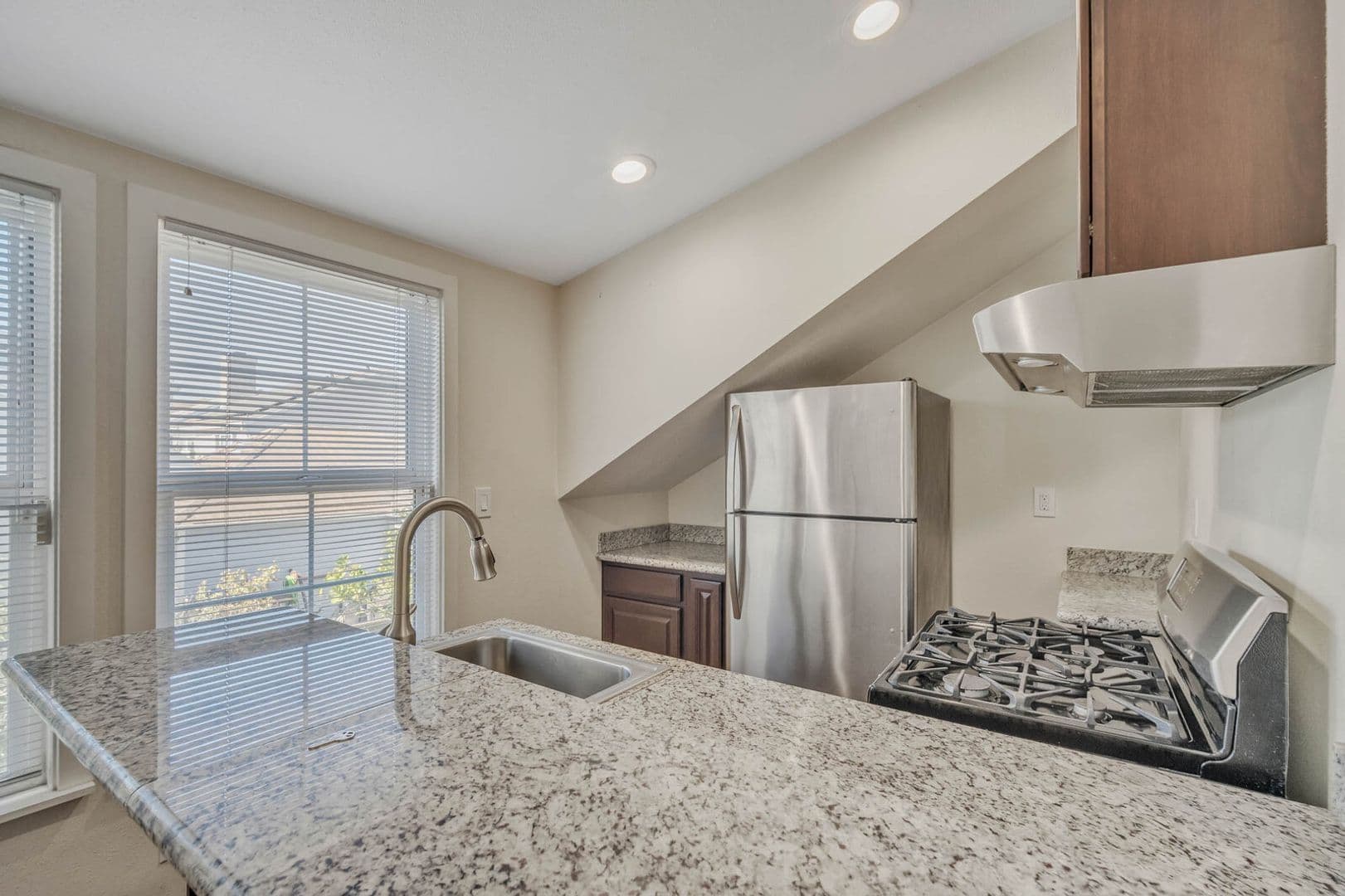 Fairfield Multiplex: 5252 Trophy Dr