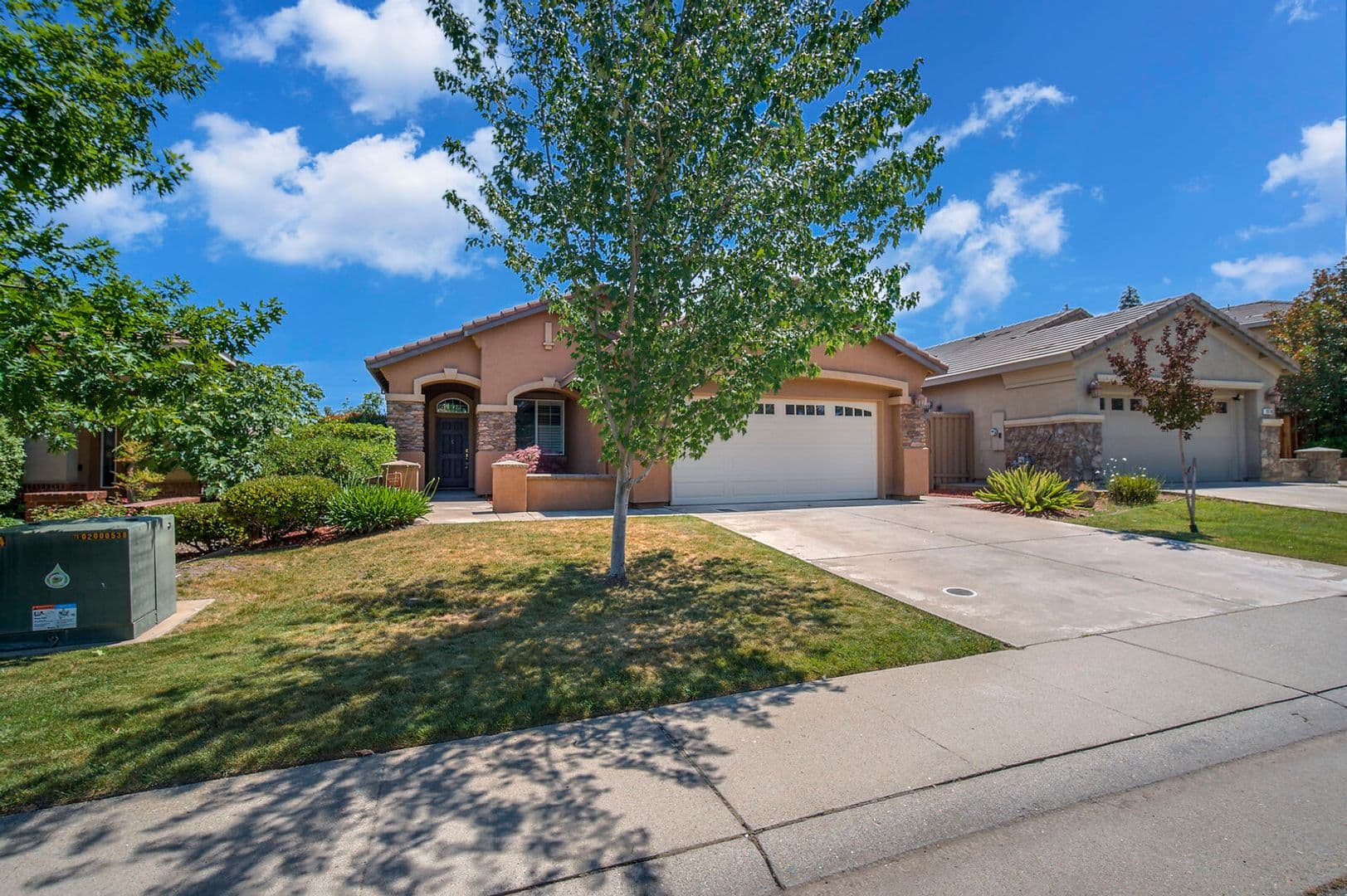 Folsom House: 2066 Horseshoe Glen Cir