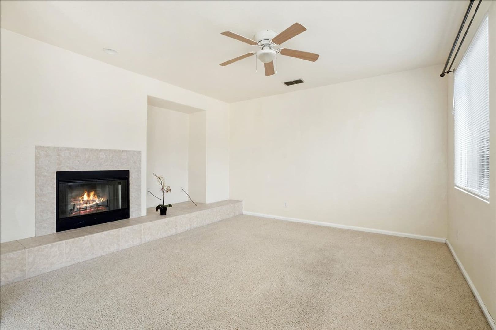 Elk Grove House: 9074 Piazza Ct
