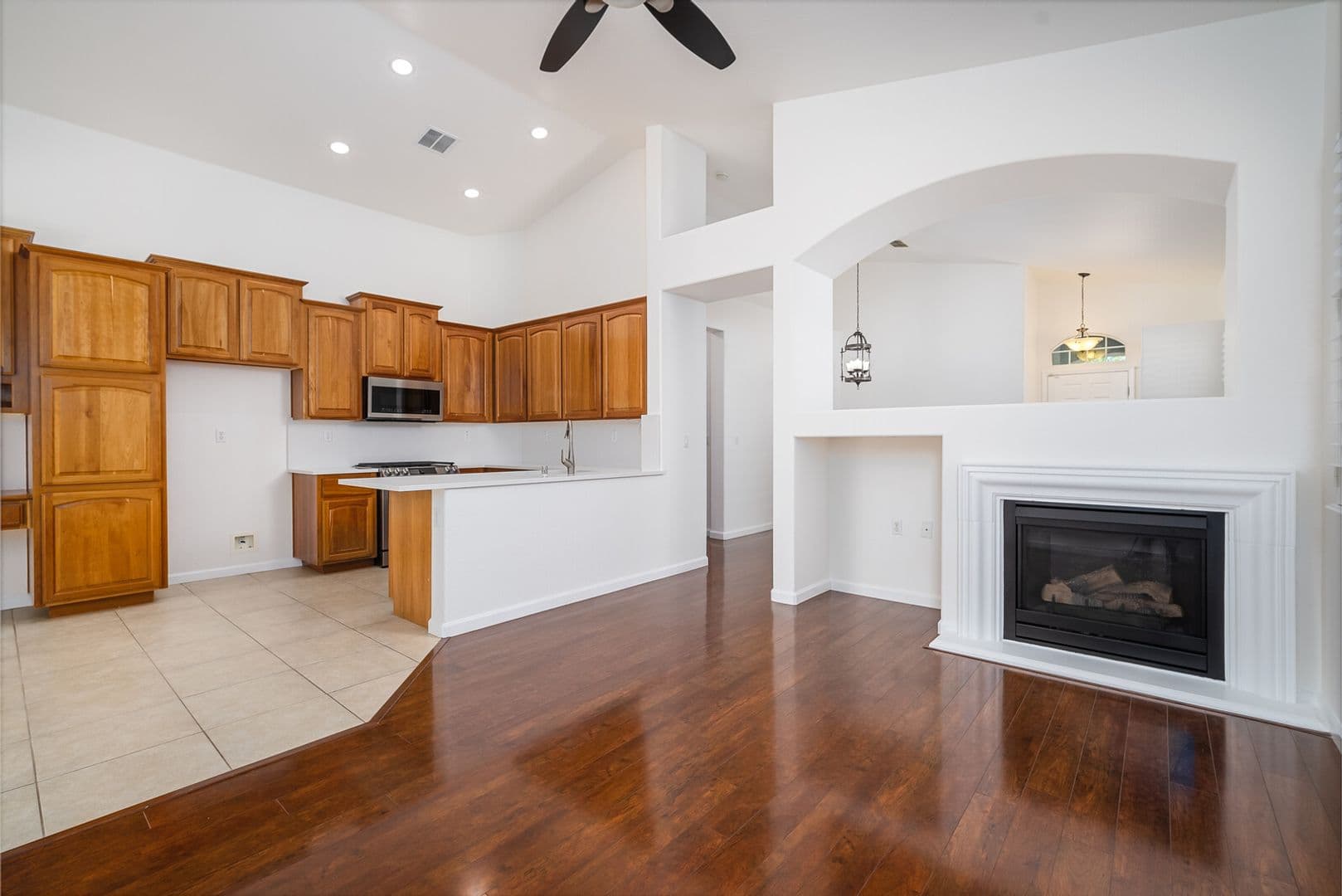 Folsom House: 2066 Horseshoe Glen Cir