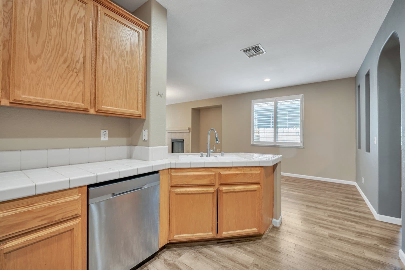 Sacramento House: 2736 San Juan Rd