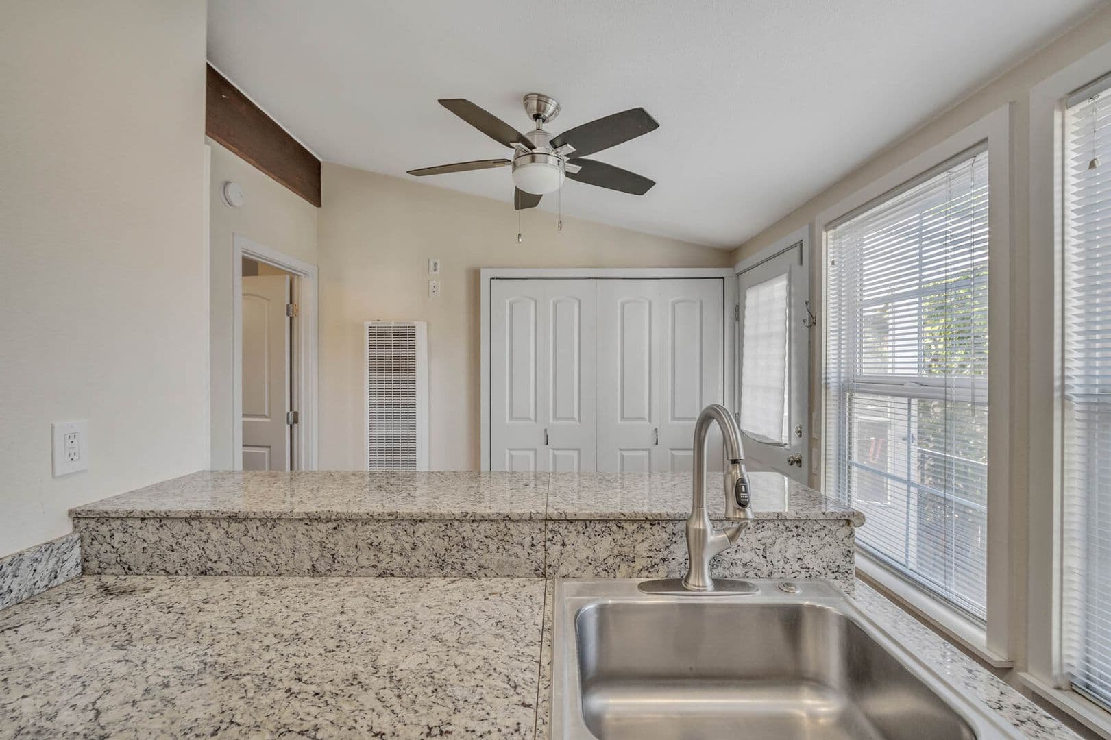 Fairfield Multiplex: 5252 Trophy Dr