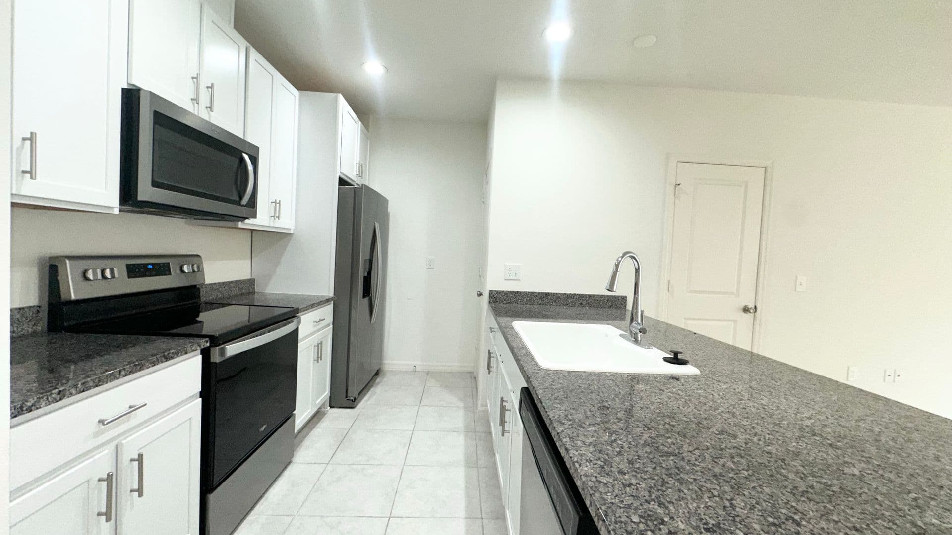 Sanford House: 3805 Hampton Chase Ln