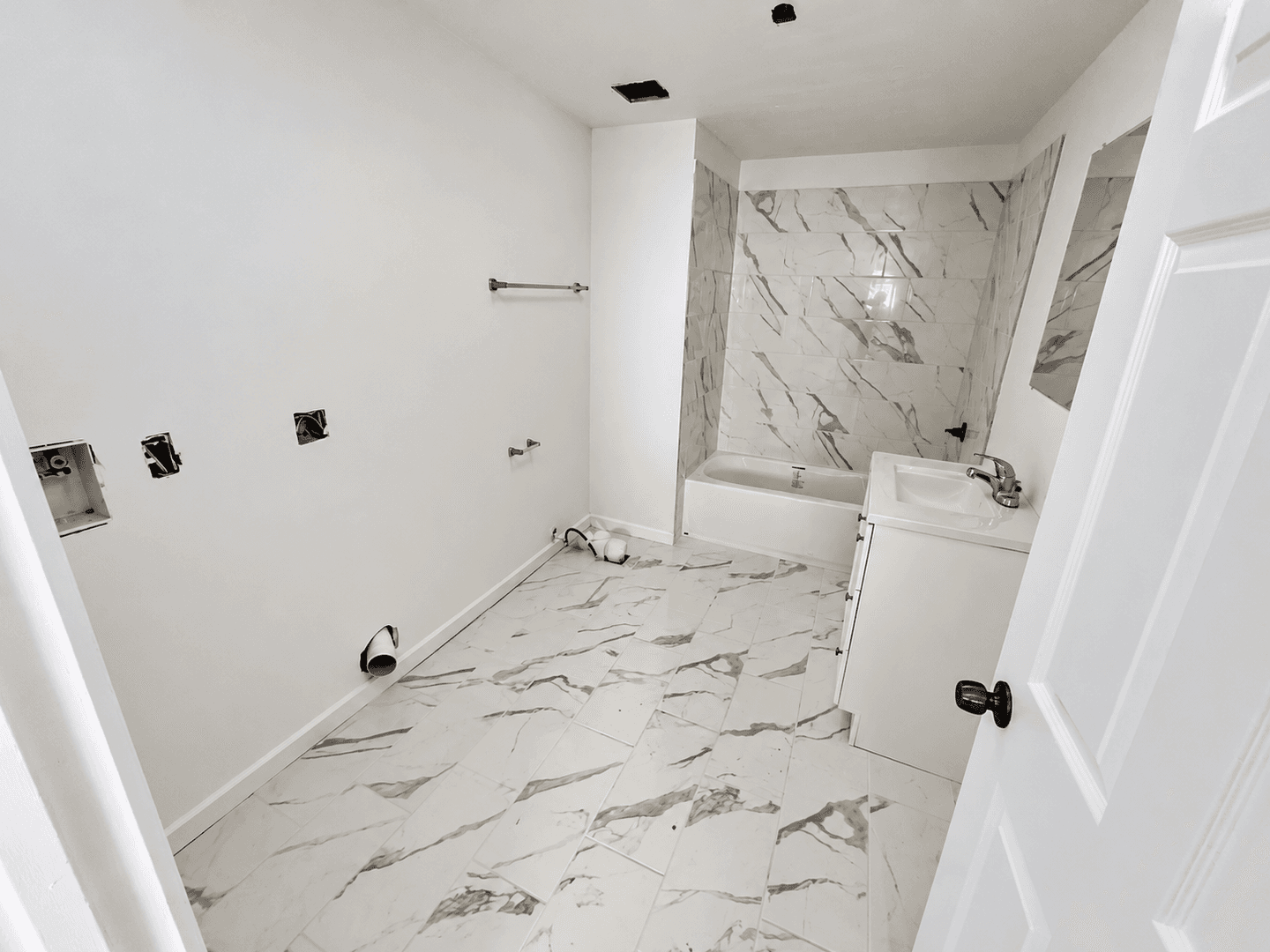 Port Arthur Apartment: 741 10th St