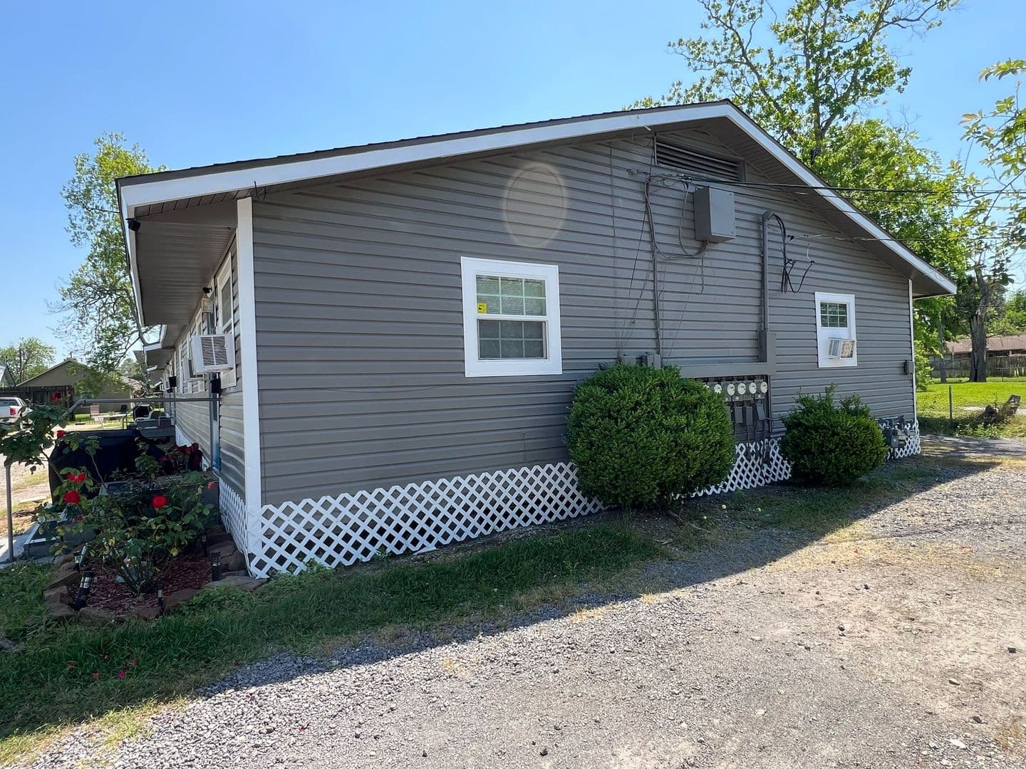 Beaumont Apartment: 2401 Franklin St.