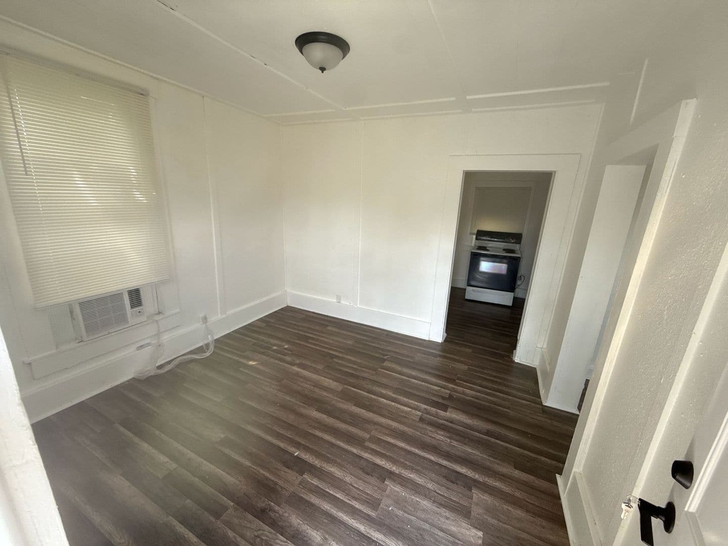 Beaumont Apartment: 690 Avenue E