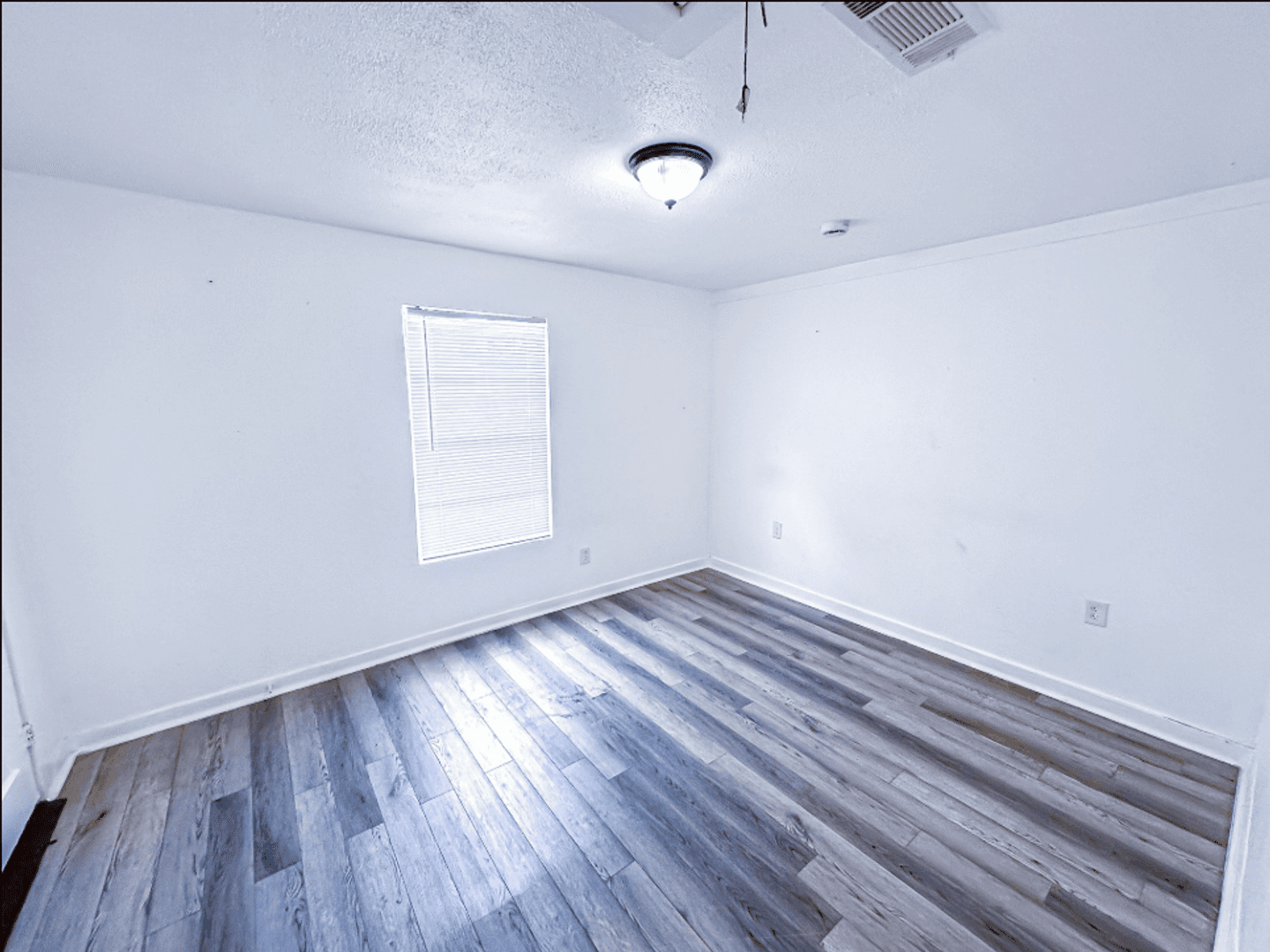 Beaumont Apartment: 690 Avenue E