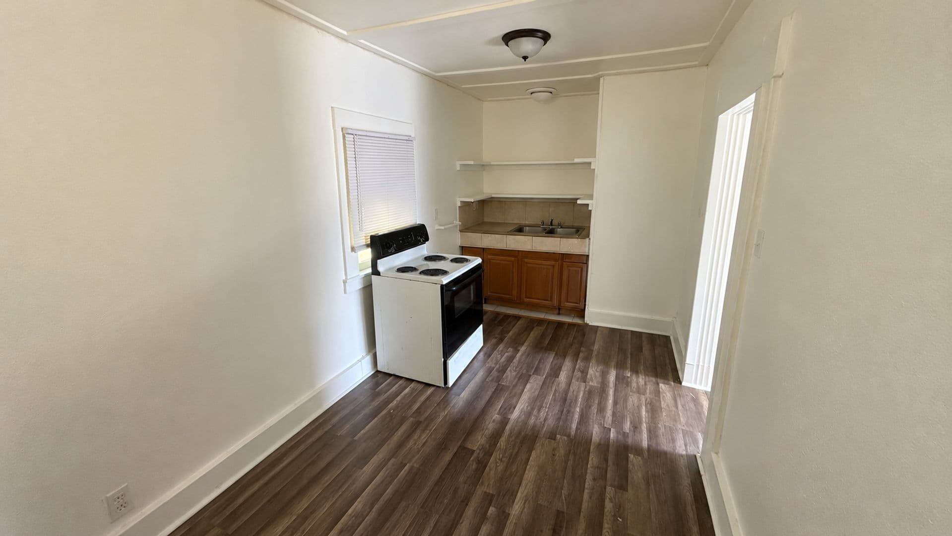 Beaumont Apartment: 690 Avenue E