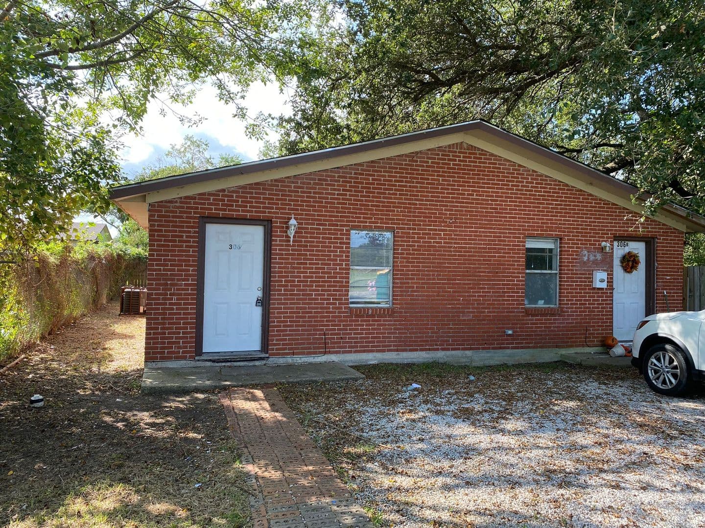 La Marque Apartment: 306 Lake Rd