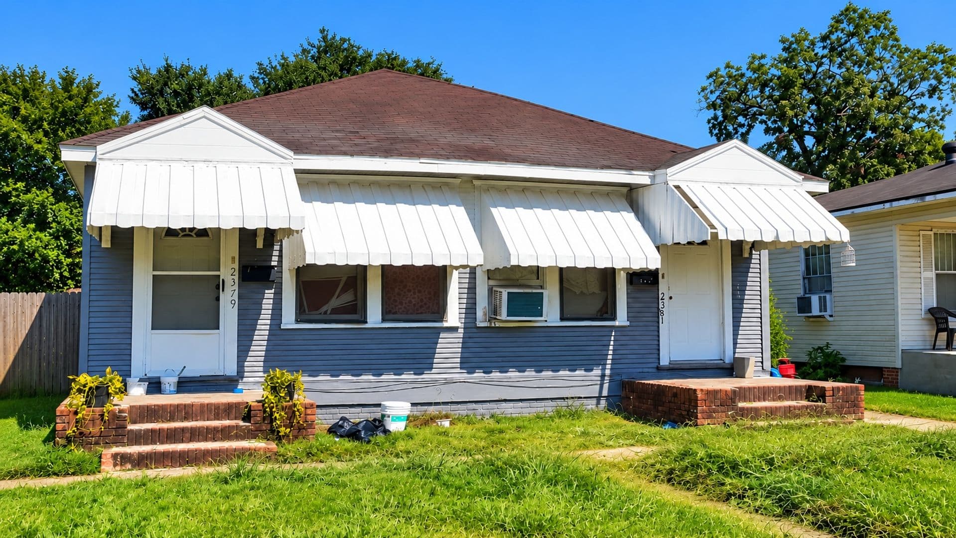 Beaumont Apartment: 2379 Victoria St
