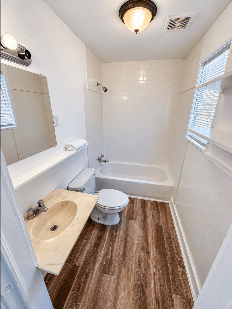 Beaumont Apartment: 690 Avenue E