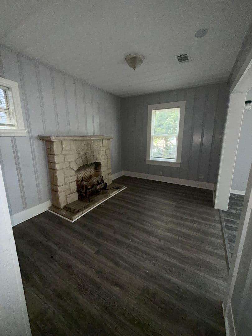 Houston Apartment: 3012 Live Oak St