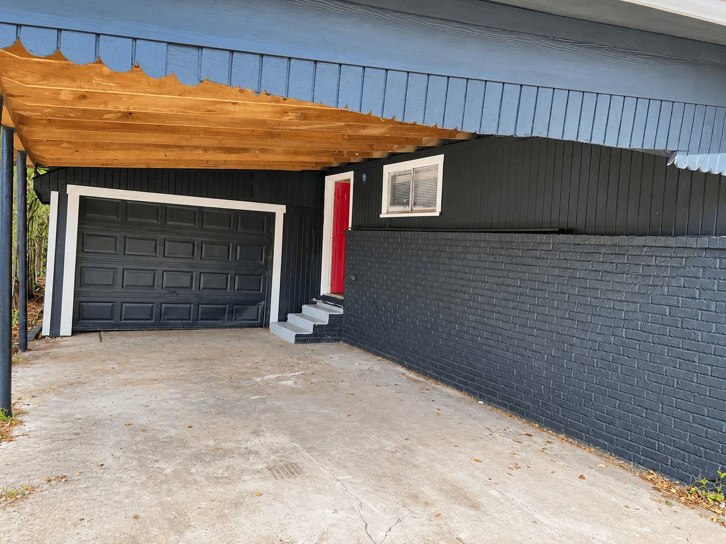 Port Arthur Apartment: 741 10th St