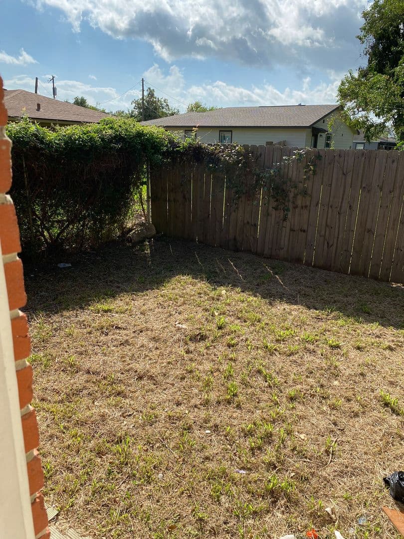 La Marque Apartment: 306 Lake Rd
