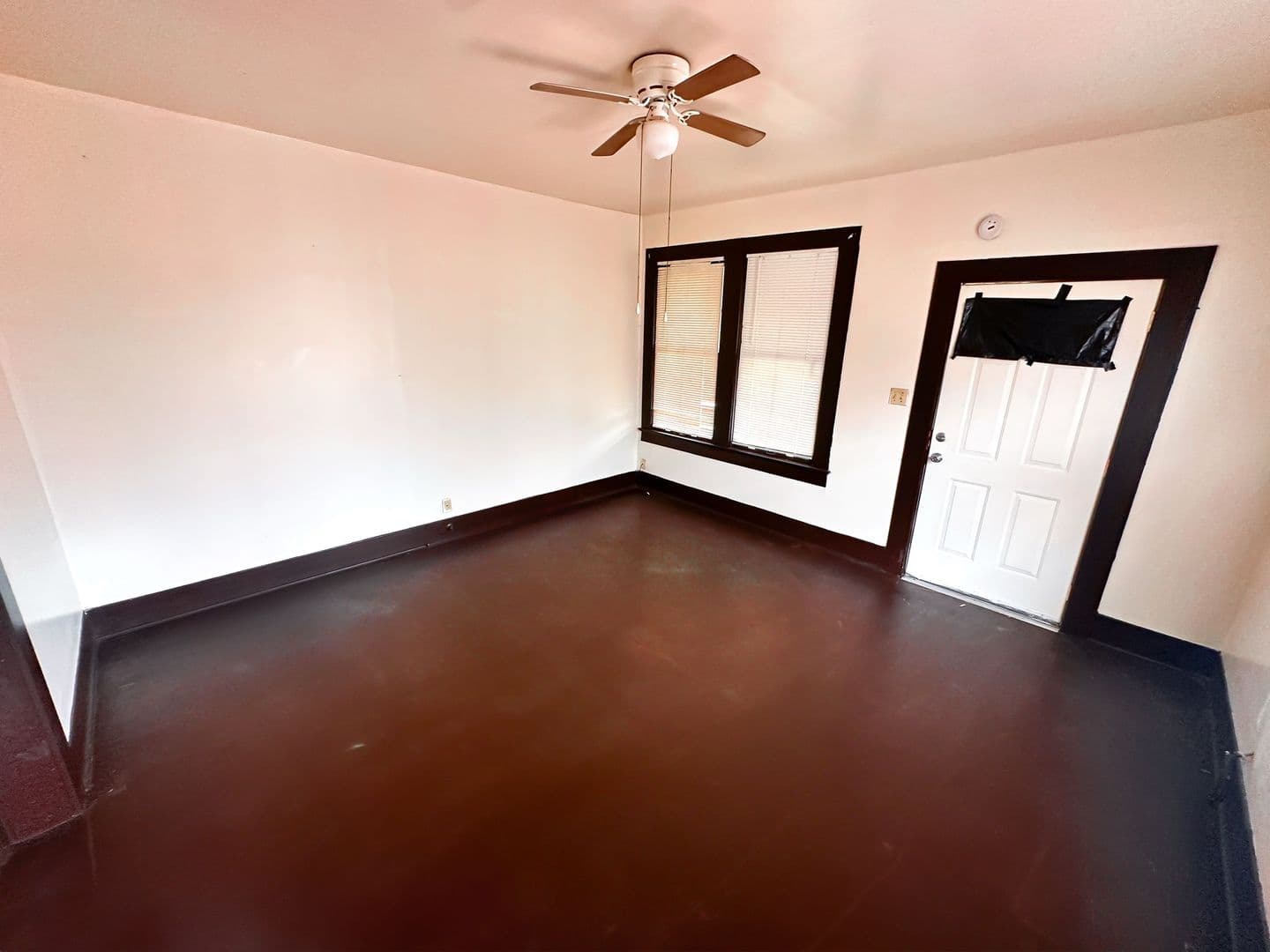 Beaumont Apartment: 2379 Victoria St