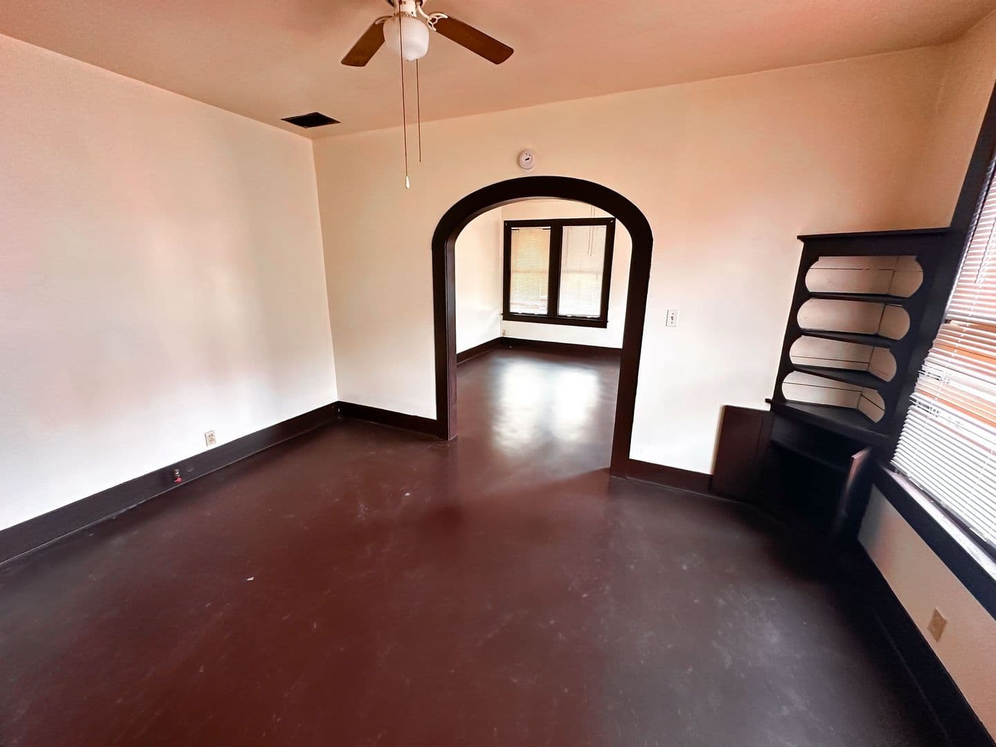 Beaumont Apartment: 2379 Victoria St