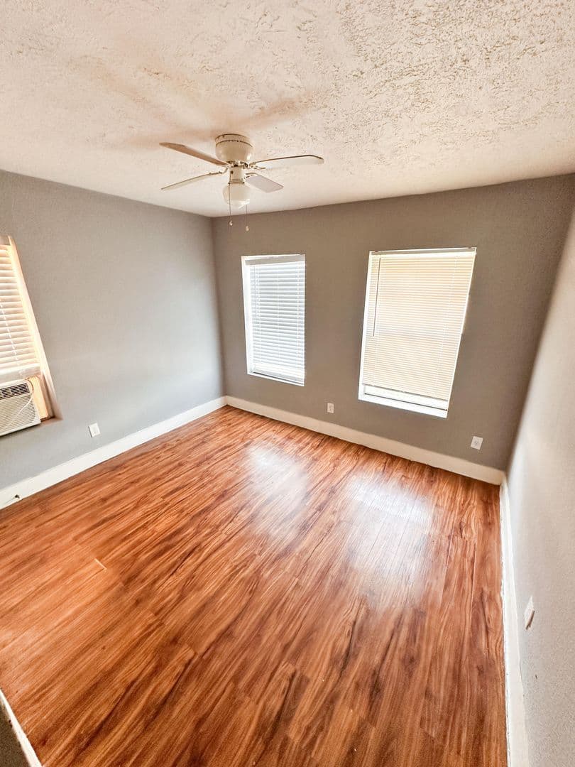 Galveston Apartment: 2711 Avenue K