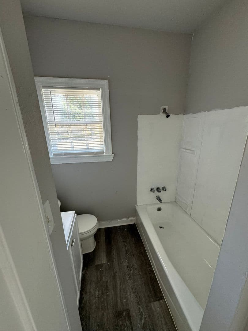 Beaumont Apartment: 1142 Lyle St