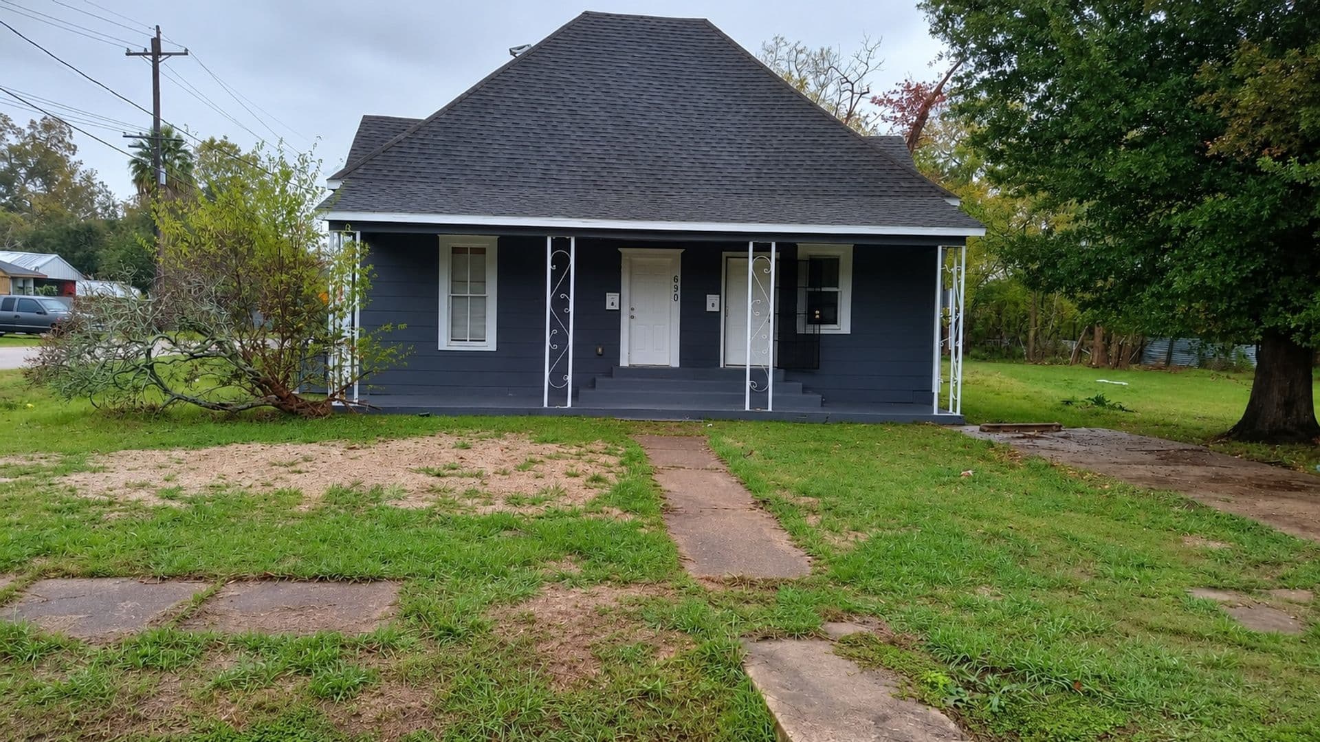 Beaumont Apartment: 690 Avenue E
