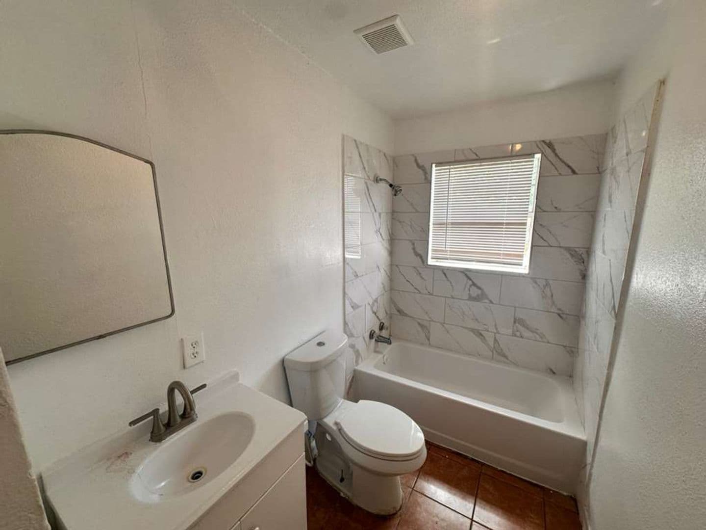 La Marque Apartment: 306 Lake Rd