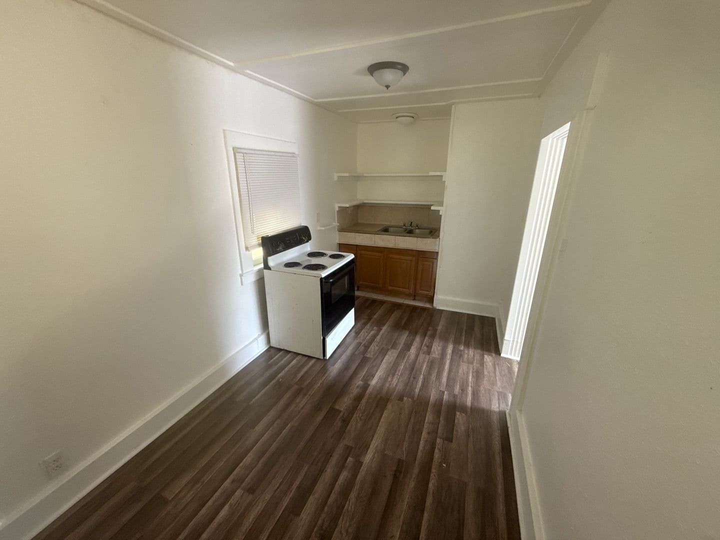 Beaumont Apartment: 690 Avenue E
