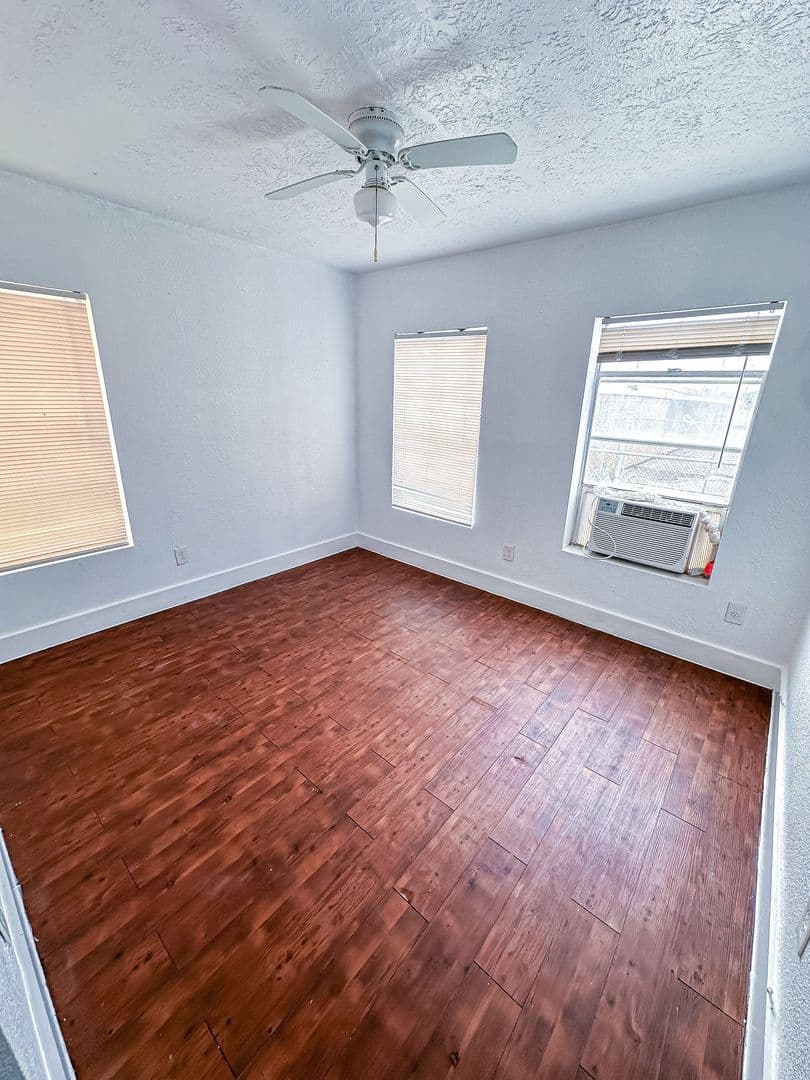 Galveston Apartment: 2711 Avenue K