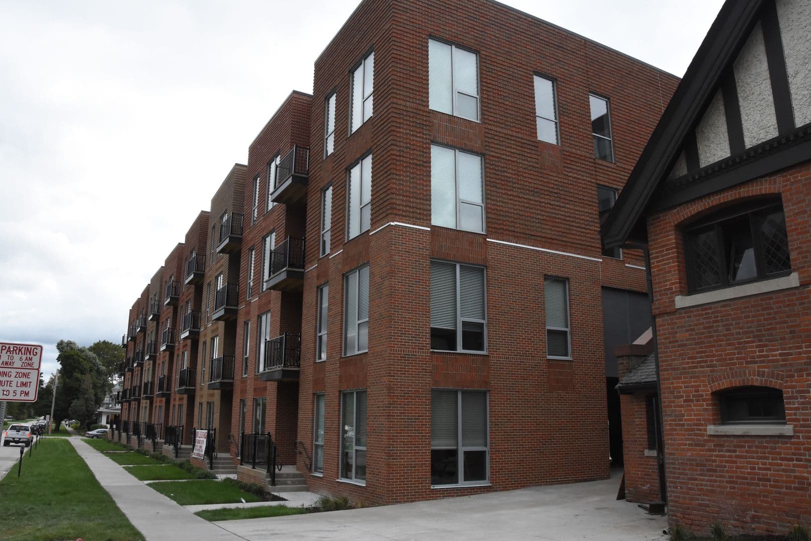 Iowa City Apartment: 20 S Gilbert