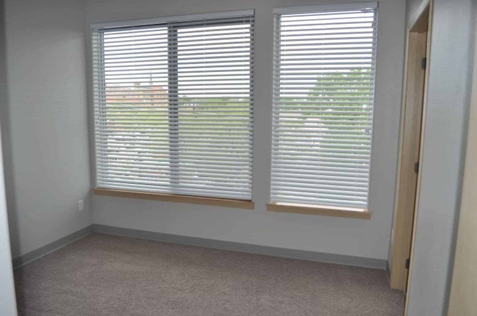 Iowa City Apartment: 525 E Washington