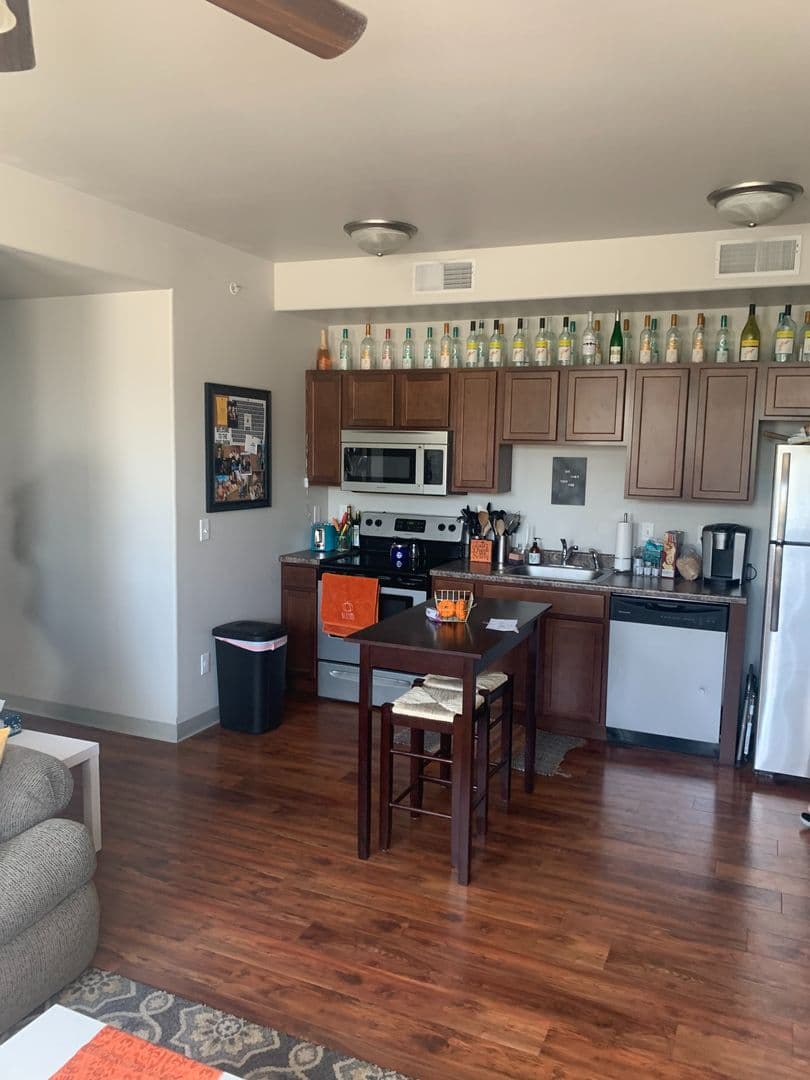 Iowa City Apartment: 525 E Washington