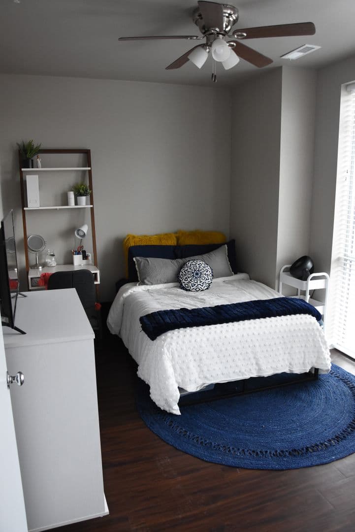Iowa City Apartment: 20 S Gilbert