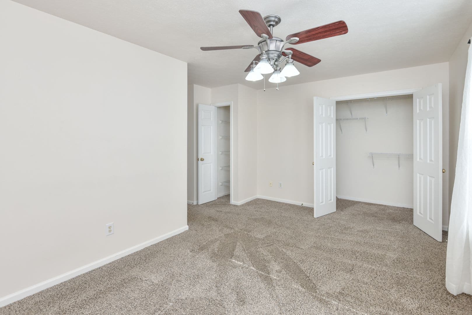 Williamsburg Townhome: 1531 Creek Ct
