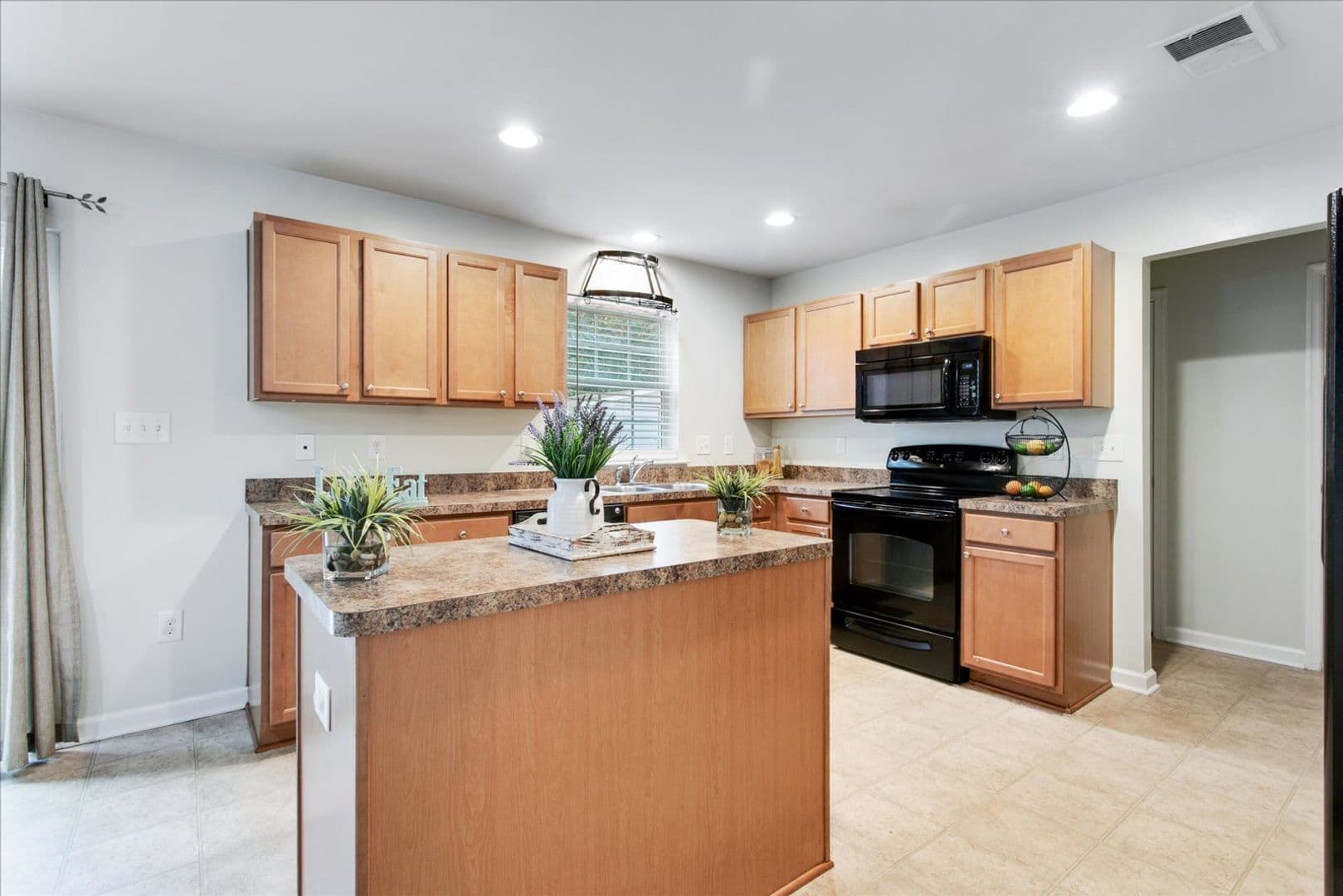 Williamsburg House: 118 Emma Rose Ct